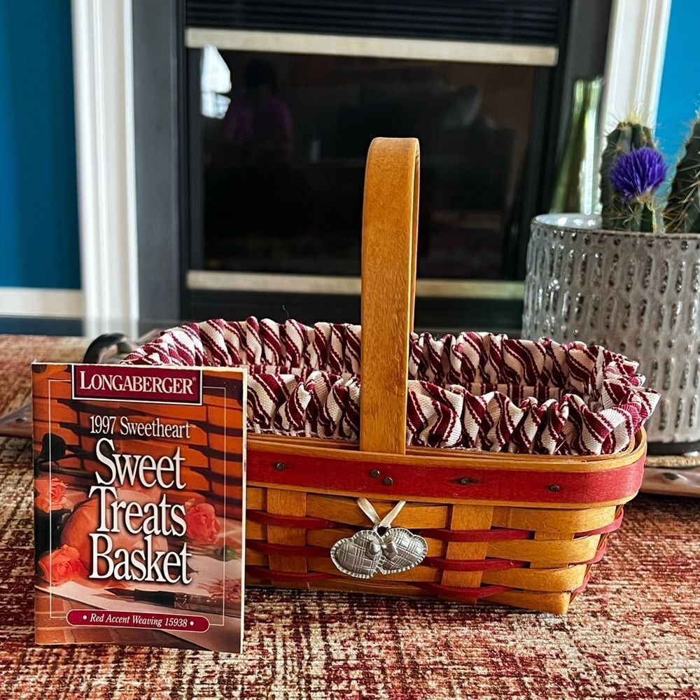 Longaberger 1997 Sweetheart Red Accent Basket